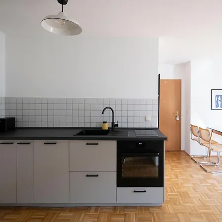 Apartment Ruhig Und Zentral Mit Balkon