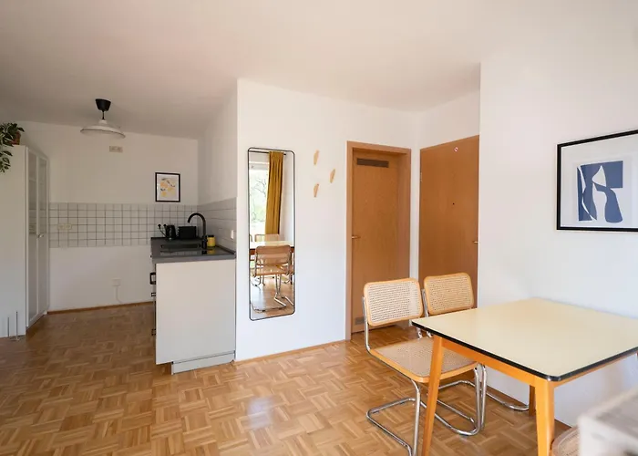 Ruhig Und Zentral Mit Balkon Appartamento